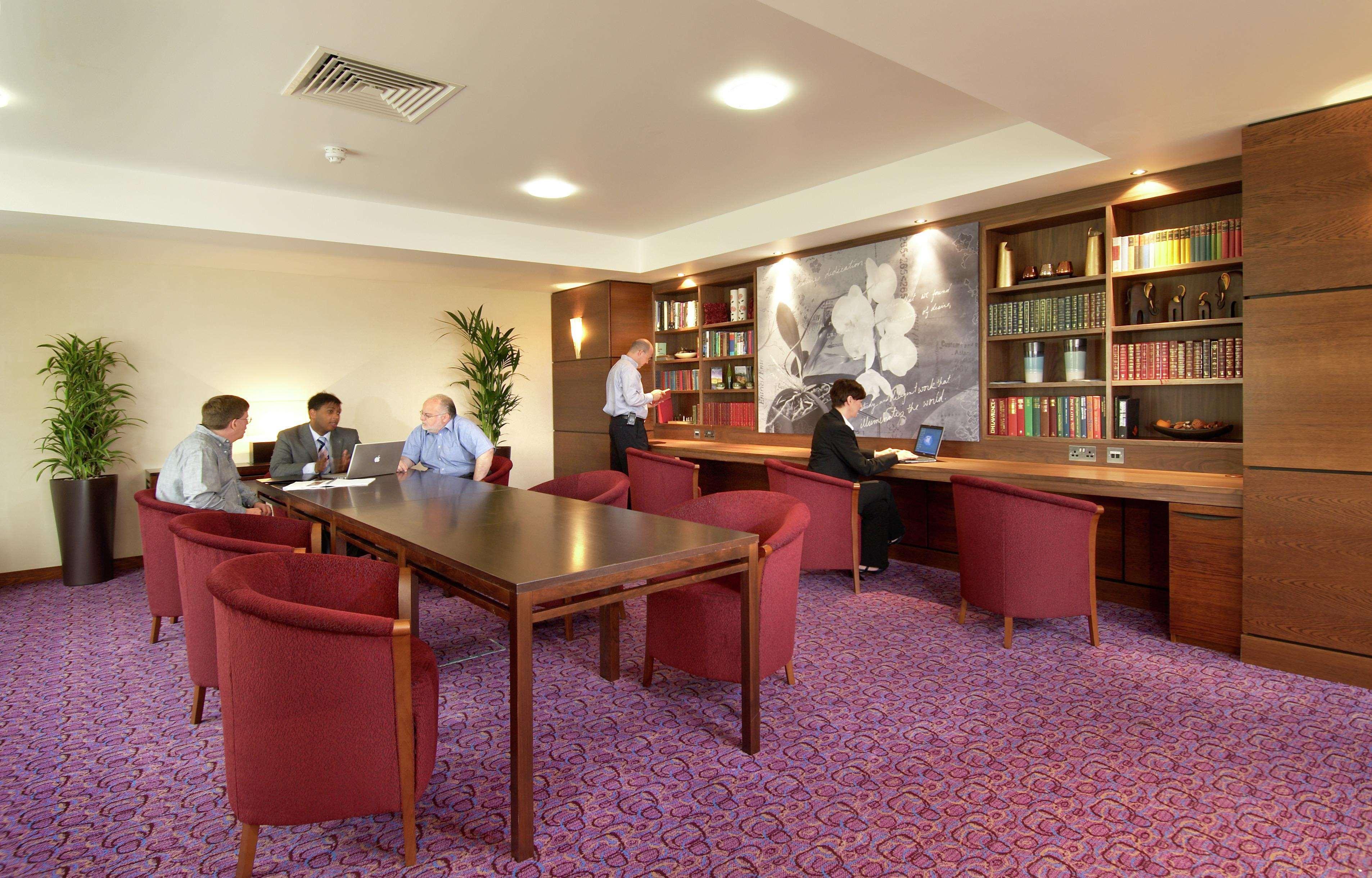 Hotel Hampton By Hilton Corby Exterior foto