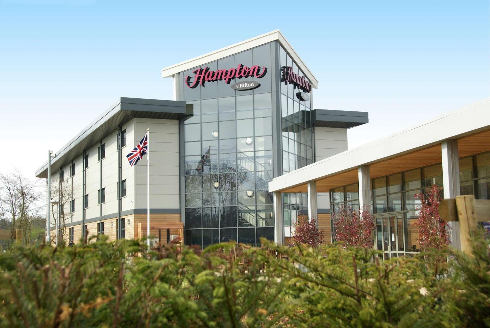 Hotel Hampton By Hilton Corby Exterior foto