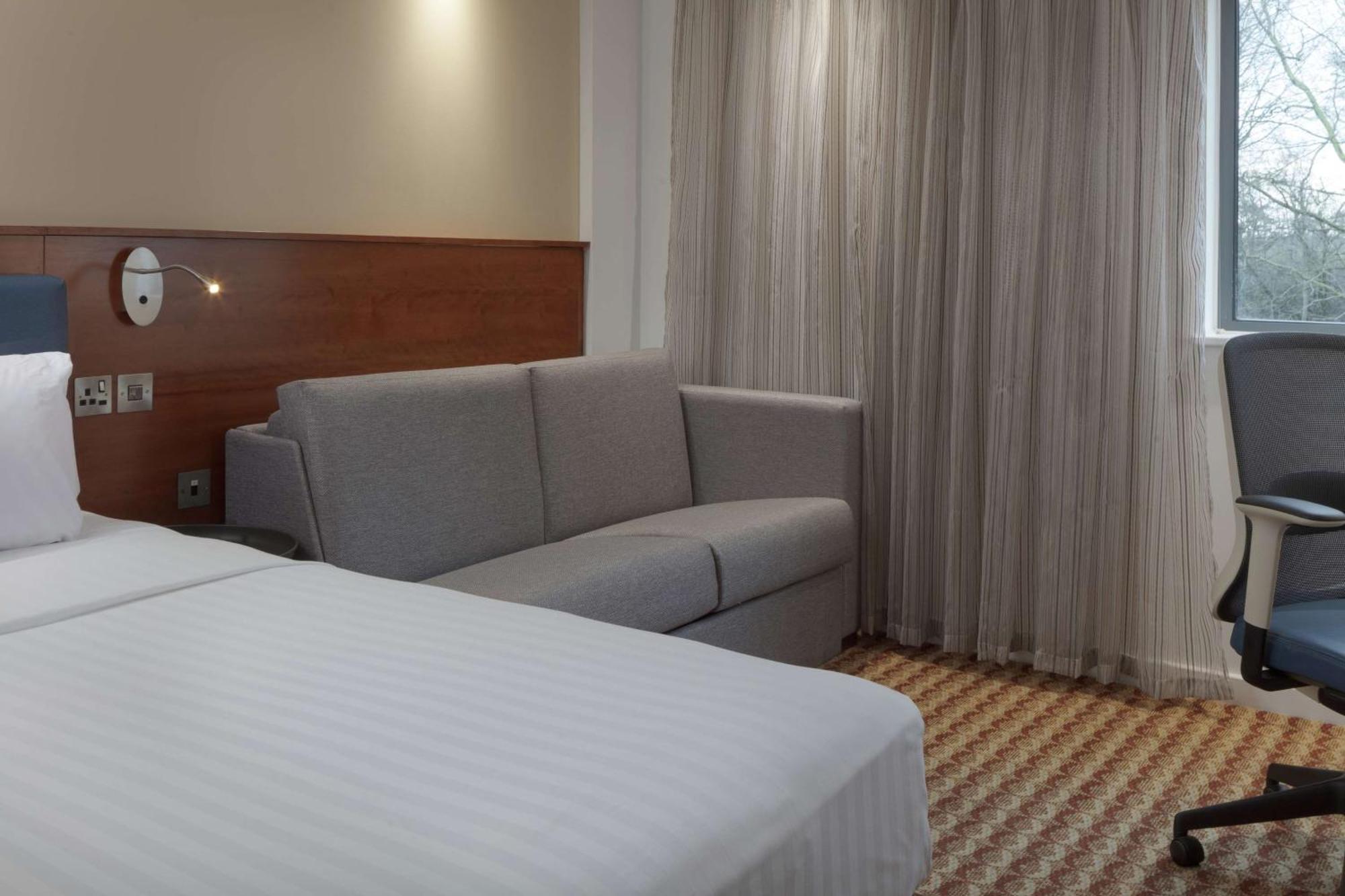 Hotel Hampton By Hilton Corby Exterior foto