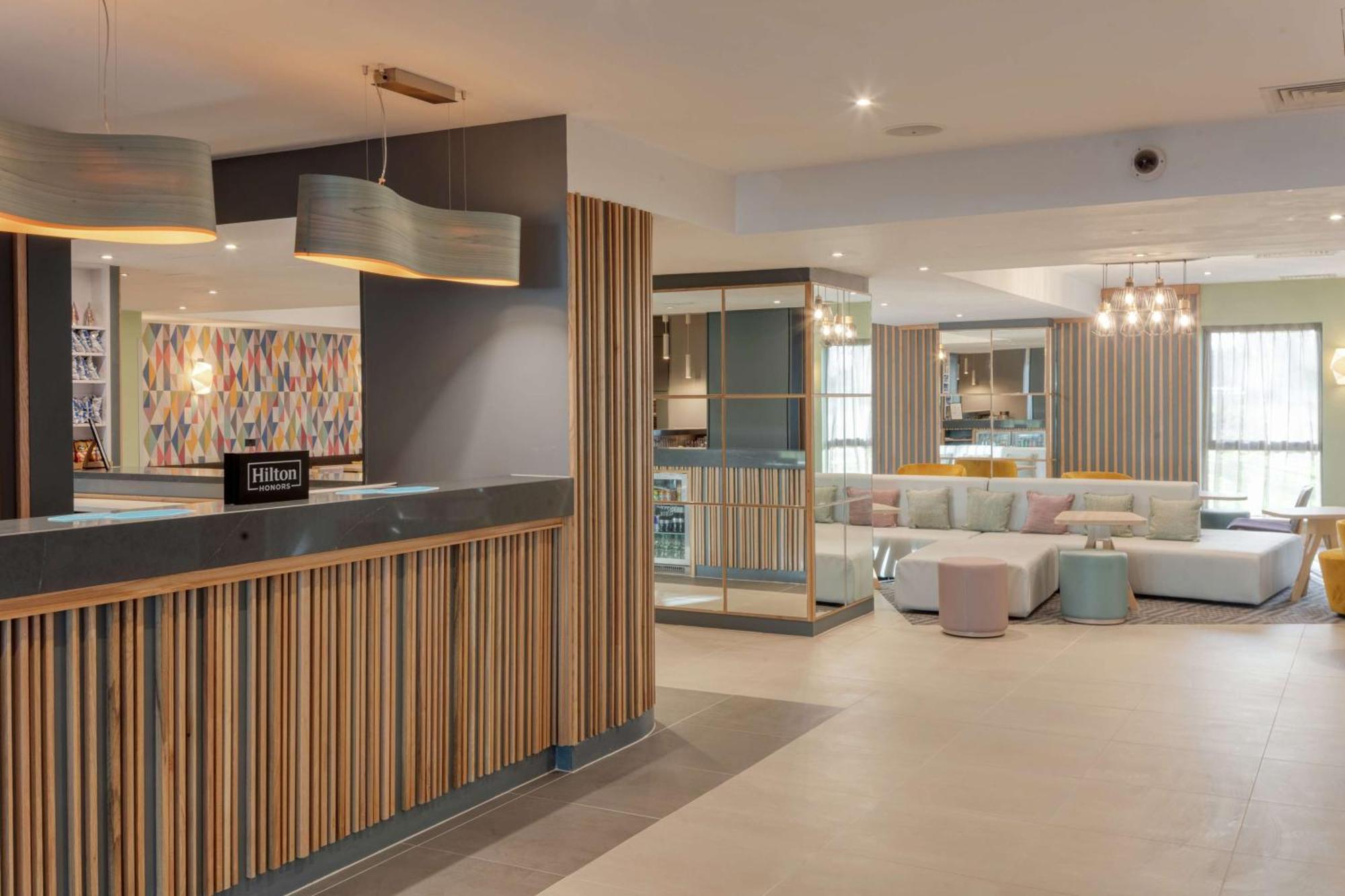 Hotel Hampton By Hilton Corby Exterior foto